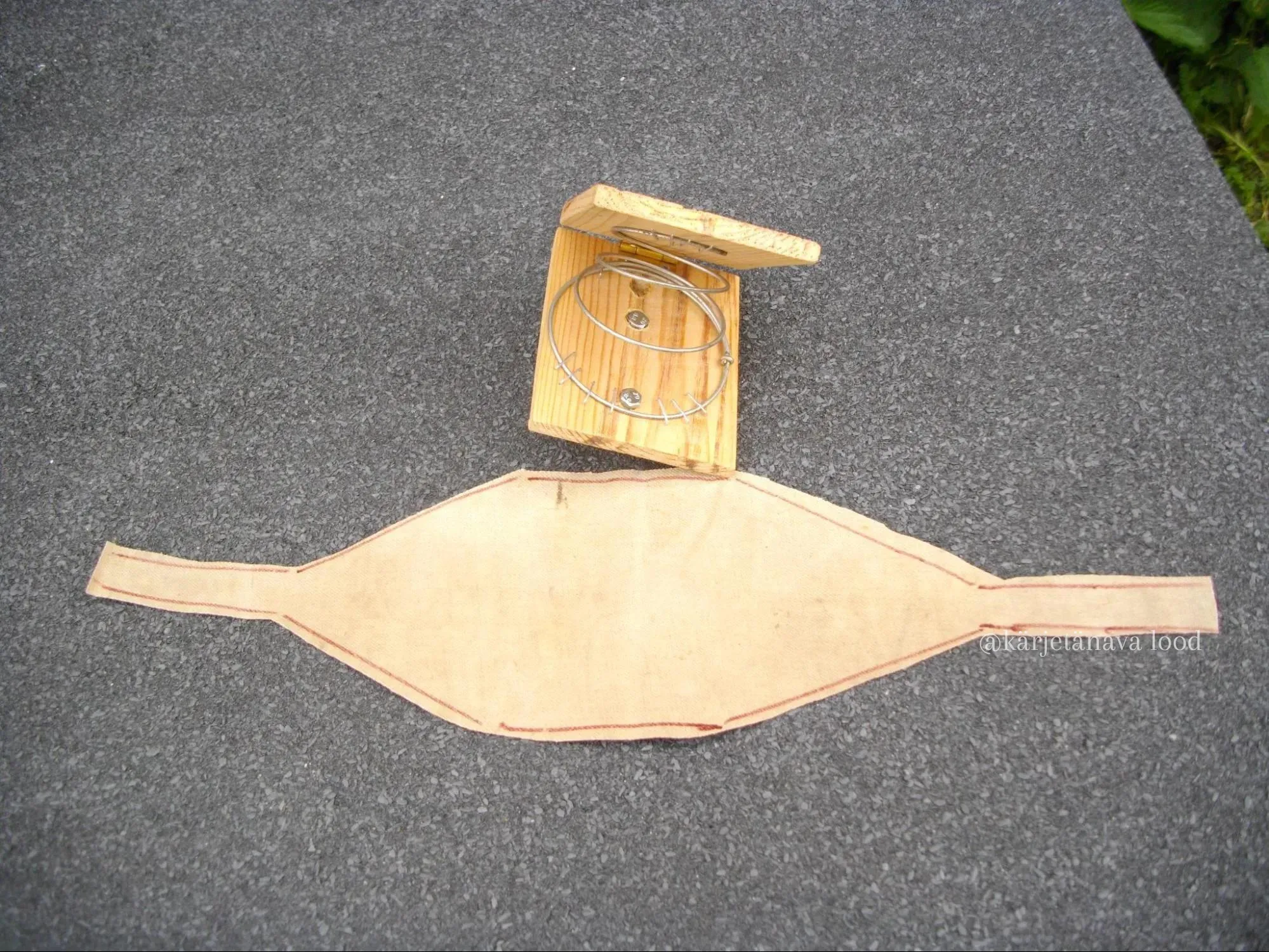 Cutting leather for the smoker's bellows