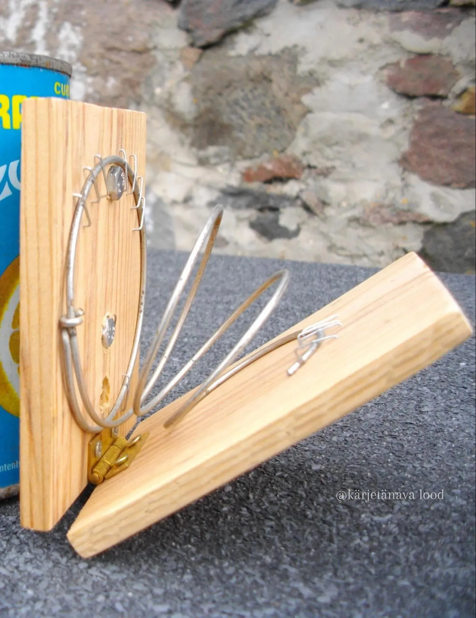 Spring for the smoker's bellows